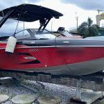 PF apreende lancha em operação contra empresários e empresas 'fantasmas' 