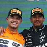 Hamilton celebra pódio em Silverstone e elogia McLaren: 'Eu não conseguia acompanhá-los'