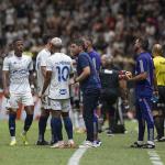 Larcamón avalia vitória do Cruzeiro no clássico e pede humildade: 'Só mais um passo'