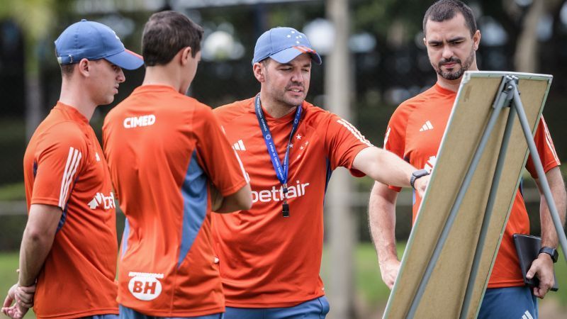 Larcamón completará dez jogos pelo Cruzeiro em meio a turbilhão de emoções; veja balanço