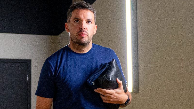 Cabral rasga elogios a Larcamón após passagem pelo Cruzeiro: 'Fora de série'