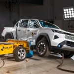 Nova Toyota Hilux, que chega em 2027, tira nota máxima em teste de segurança