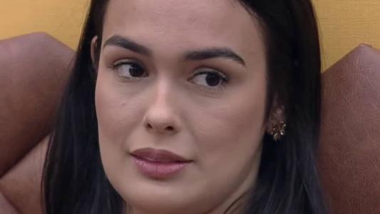 Larissa aproveitou falha de Tadeu para escapar da berlinda