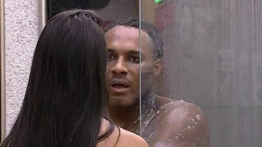 Larissa reafirma para Fred Nicácio que Key Alves falava mal dele pelas costas