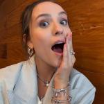 Larissa Manoela publica declaração de amor após negar processo contra os pais