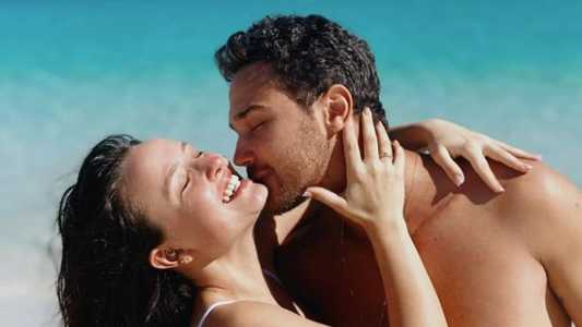 Larissa Manoela e o noivo André Luiz Frambach