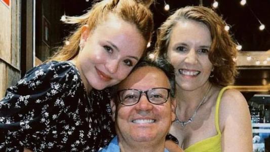 Larissa Manoela e os pais, Gilberto e Silvana