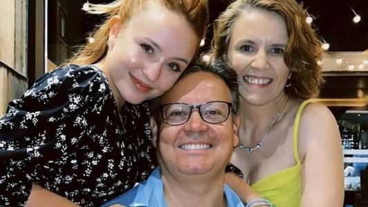 Larissa Manoela e os pais, Gilberto Elias e Silvana Taques