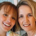Mãe de Larissa Manoela procurou exorcista para 'salvar' família