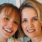 Mãe de Larissa Manoela teria negado viagem com filha e família do genro antes de polêmica