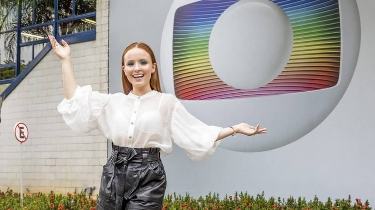 Larissa Manoela decide futuro na Globo enquanto grava em Nova Iorque