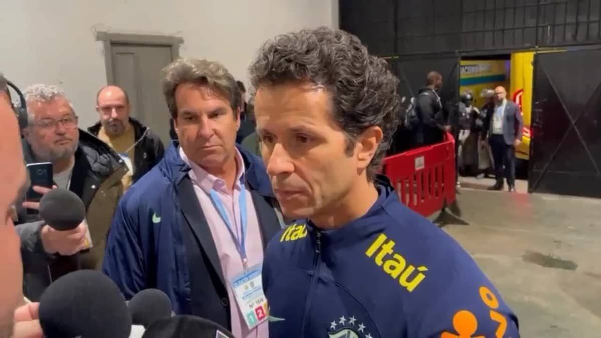 Rodrigo Lasmar, médico da Seleção Brasileira, fala sobre lesão de Neymar