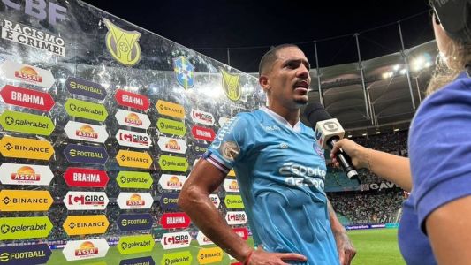 Lateral-direito Gilberto saiu em defesa de Renato Paiva após empate contra o Corinthians