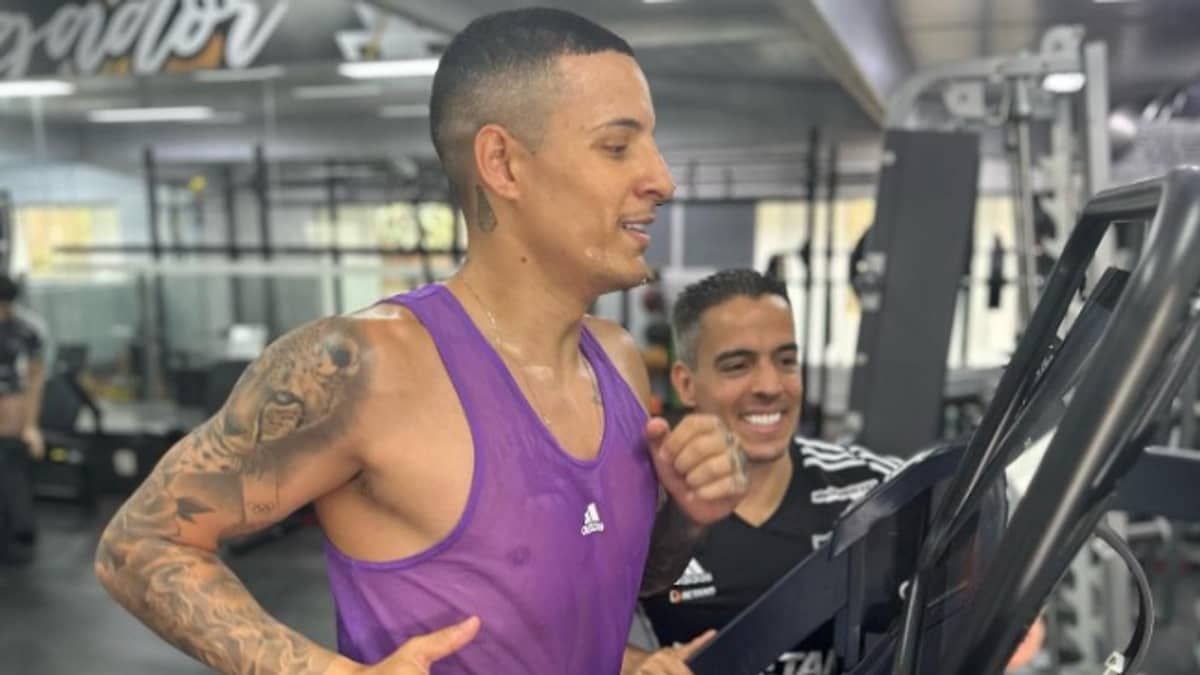 Atlético: Guilherme Arana comenta recuperação de lesão e afirma que ‘está evoluindo super bem’ 