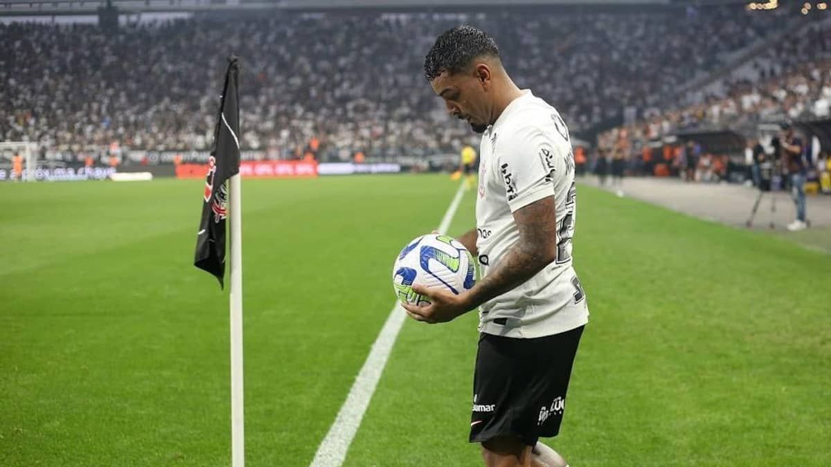 Ex-Cruzeiro é principal destaque de vitória do Corinthians sobre o Atlético