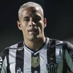 Atlético: STJD pune Guilherme Arana, e lateral-esquerdo vira baixa para Felipão