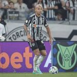 Mariano, do Atlético, critica arbitragem em jogo contra Bragantino: 'Foi muito abaixo'