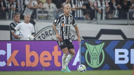Lateral foi titular da equipe alvinegra neste sábado (10)