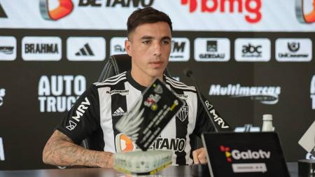 Lateral Saravia foi apresentado nesta sexta (17) pelo Atlético