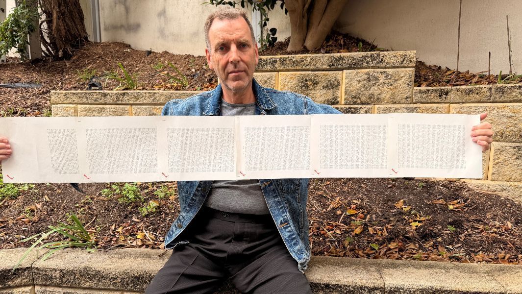 Homem com maior nome do mundo entra para o Guinness Book; são 2.253 palavras
