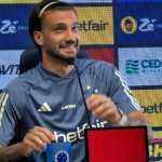 Lautaro diz por que escolheu Cruzeiro e relata como recebeu convite: 'Quando viajamos?'