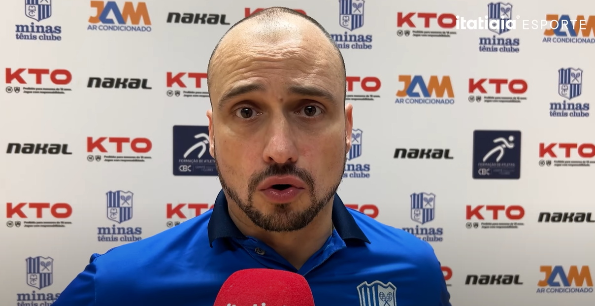 Léo Costa, do KTO Minas, reage à classificação para semifinal do NBB