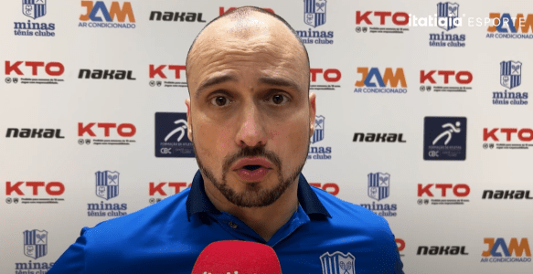 Léo Costa, técnico do KTO Minas, depois da vitória diante do Vasco