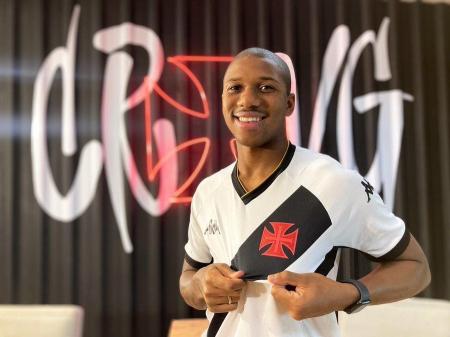 Leandrinho marcou seu primeiro gol como profissional pelo Vasco