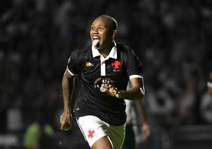 Leandrinho marcou seu primeiro gol como profissional pelo Vasco