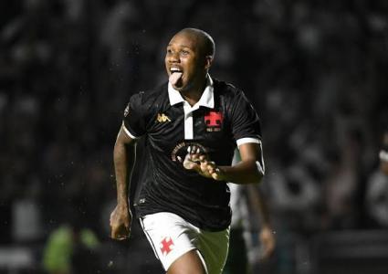 Leandrinho marcou seu primeiro gol como profissional pelo Vasco
