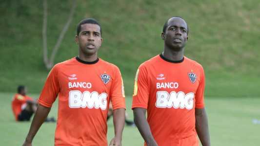 Leandro (esq) e Zé Luís (dir) no Atlético