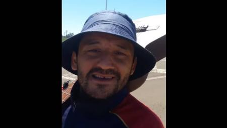 Leandro Fortunato está indo da Argentina ao Rio de Janeiro a pé para ver a final da Libertadores
