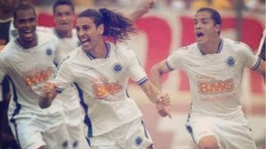 Leandro Guerreiro marcou um dos gols no histórico 6x1 do Cruzeiro sobre o Atlético