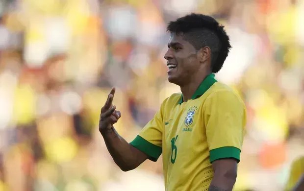 De volta à Série B, Paysandu contrata atacante que fez gol pela Seleção Brasileira