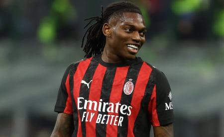 Rafael Leão em ação pelo Milan na temporada 2025/2026