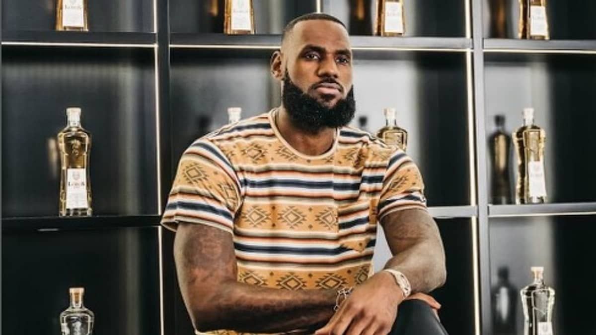 NBA: Com lesão no pé, LeBron James ficará pelo menos três semanas afastado