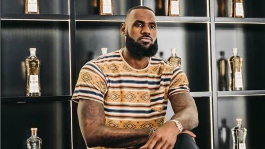 LeBron James ficará afastado da NBA por ao menos três semanas