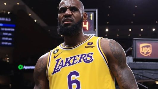 LeBron James marcou 47 pontos na vitória dos Lakers nessa sexta (30)