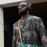 LeBron James, astro do Lakers, ostenta visual de R$ 140 mil na abertura da NBA