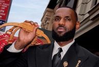 LeBron James pode pagar quase R$ 40 bilhões para comprar novo time da NBA