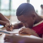 Cidades não cumprem lei que combate racismo em escolas