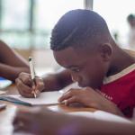 Cidades não cumprem lei que combate racismo em escolas