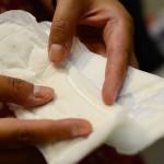 Espanha aprova lei que permite licença menstrual; entenda