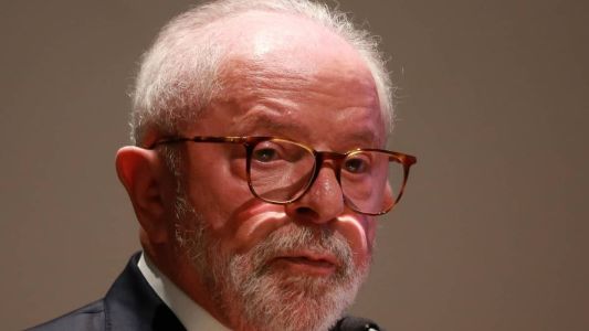 Lei de Acesso à Informação foi “estuprada”, diz Lula durante anúncio de medidas de transparência.