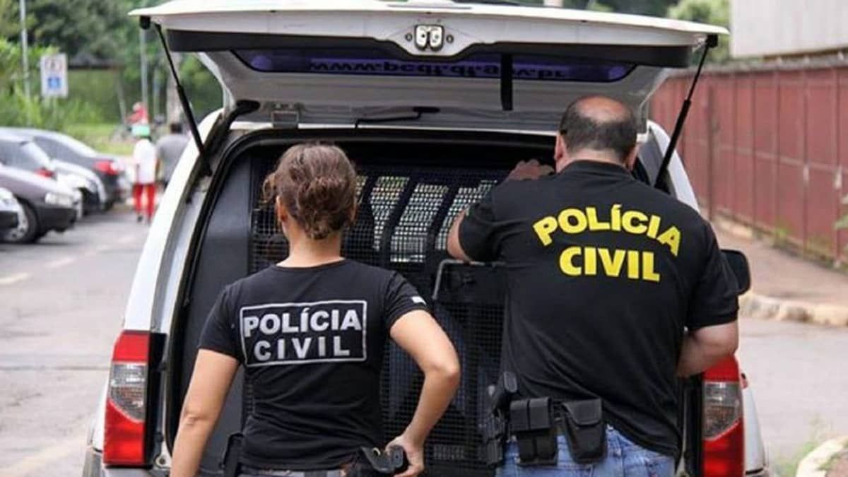Mulher pisca os olhos para confirmar agressões do ex em hospital em Manaus