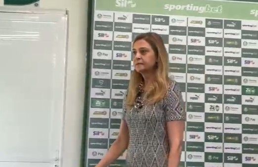 Leila se pronuncia sobre contratação de Vitor Roque pelo Palmeiras