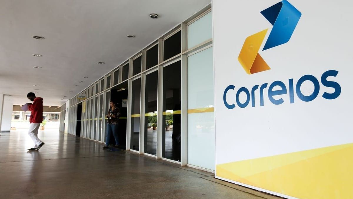 Correios publicam edital de concurso com salários de até R$ 6,8 mil; veja datas