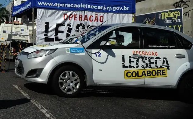 Policiais militares são denunciados após cobrar propina em blitz da Lei Seca no RJ