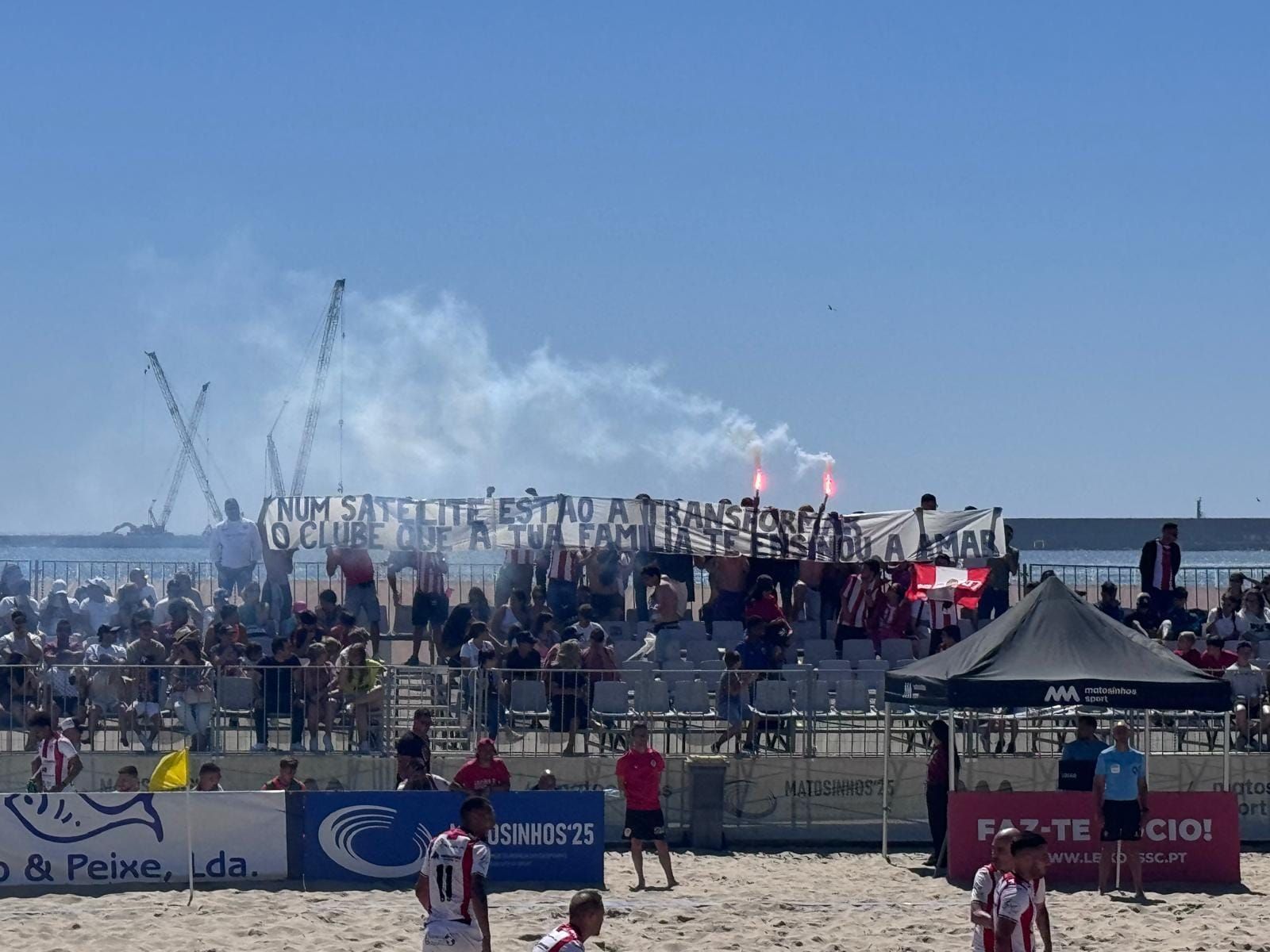 Torcida do Leixões protesta contra possível venda ao Flamengo