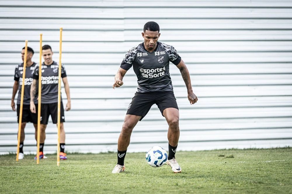 Emprestado ao Ceará, atacante do Fluminense é vendido para futebol japonês